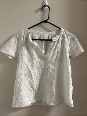 Olive & Oak Cream Cotton Gauze V-Notch Short Sleeve Top